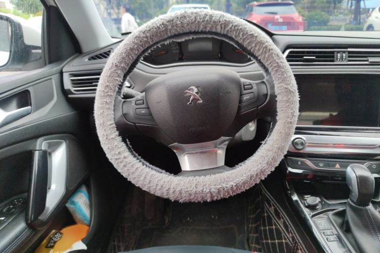 Used Peugeot 308 2018 230THP Automatic Luxury Edition Steering Wheel