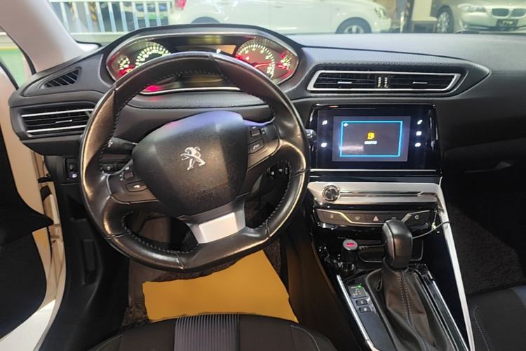 Used Peugeot 308 2018 1.6L Automatic Luxury Edition Steering Wheel