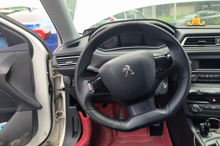 Used Peugeot 308 2018 1.6L Manual Fashion Edition Steering Wheel