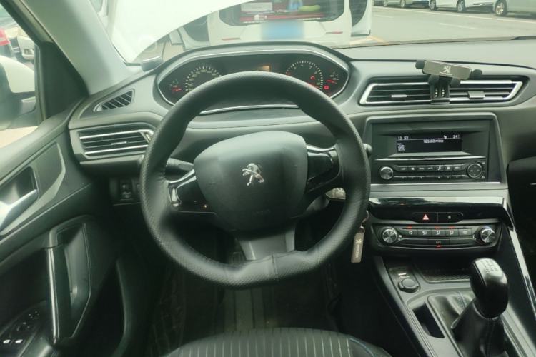 Used Peugeot 308 2018 1.6L Manual Fashion Edition Steering Wheel