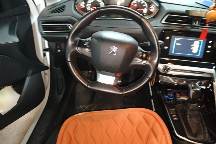 Used Peugeot 308 2018 1.6L Automatic Luxury Edition Steering Wheel