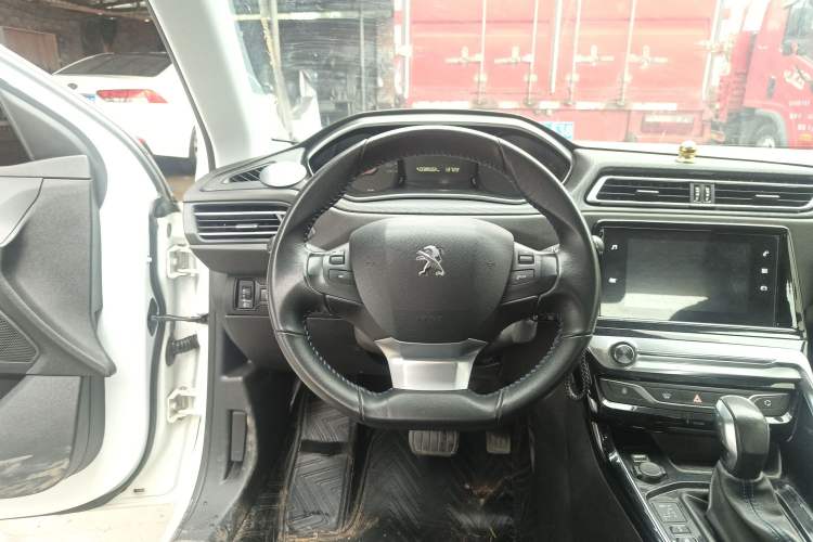 Used Peugeot 308 2018 1.6L Automatic Luxury Edition Steering Wheel
