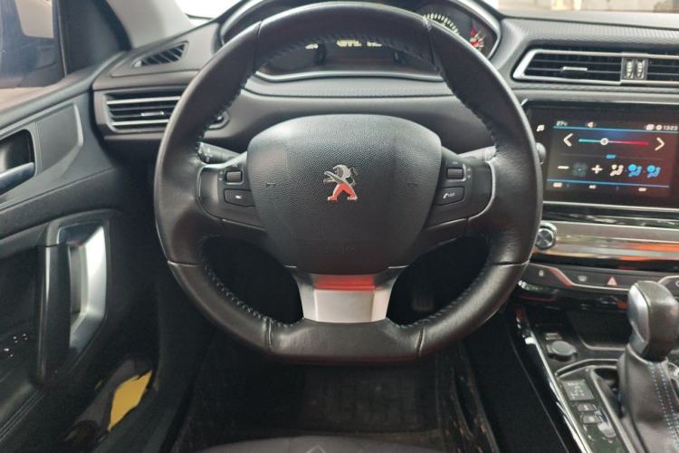 Used Peugeot 308 2018 1.6L Automatic Luxury Edition Steering Wheel