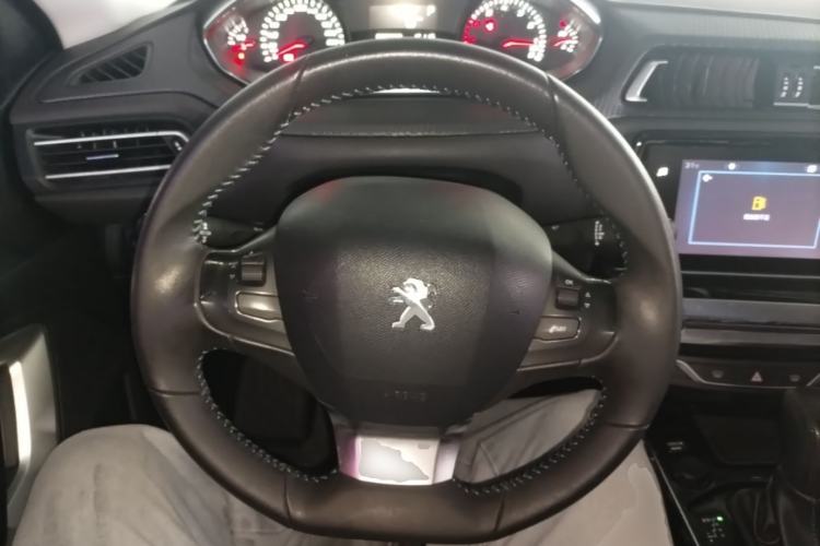 Used Peugeot 308 2018 1.6L Automatic Luxury Edition Steering Wheel