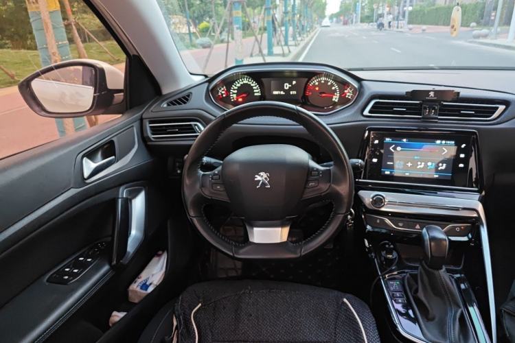 Used Peugeot 308 2018 1.6L Automatic Luxury Edition Steering Wheel