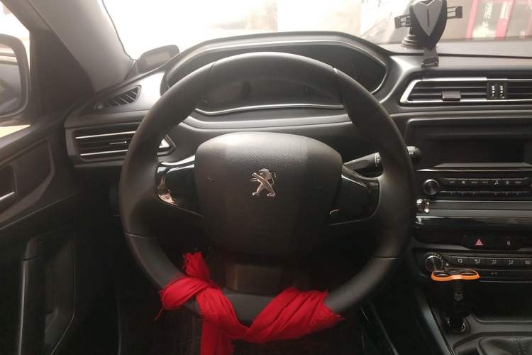 Used Peugeot 308 2018 1.6L Manual Fashion Edition Steering Wheel