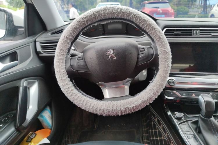 Used Peugeot 308 2018 230THP Automatic Luxury Edition Steering Wheel