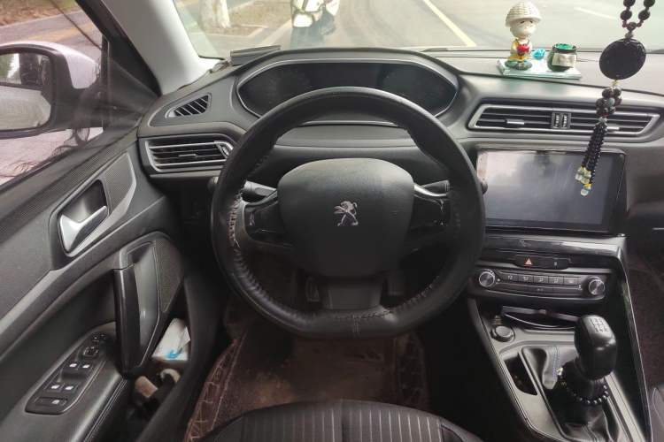 Used Peugeot 308 2018 1.6L Manual Fashion Edition Steering Wheel