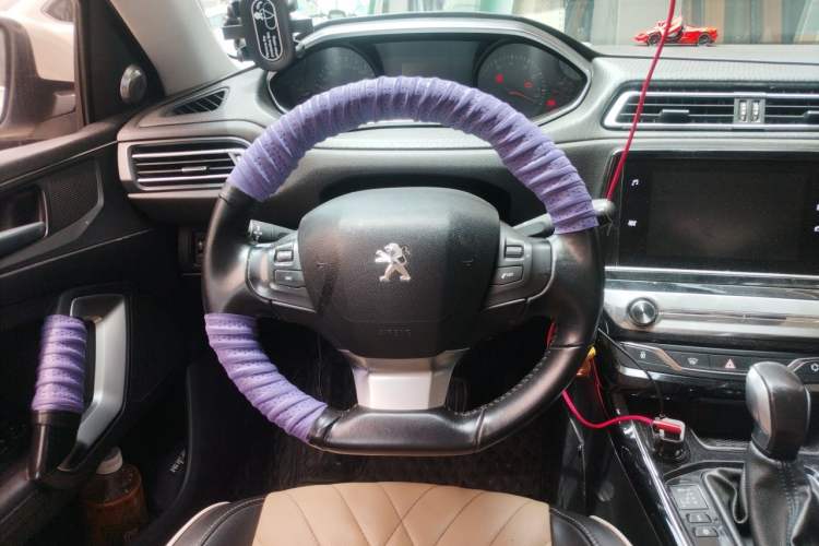 Used Peugeot 308 2018 1.6L Automatic Luxury Edition Steering Wheel