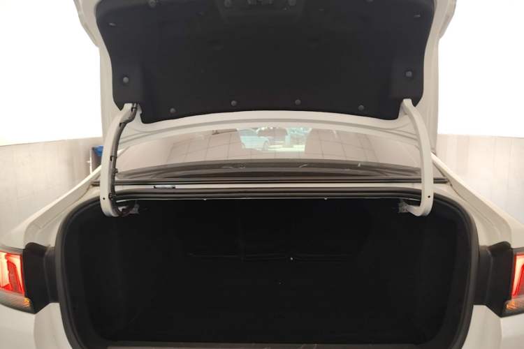 Used Peugeot 308 2018 1.6L Automatic Luxury Edition Trunk