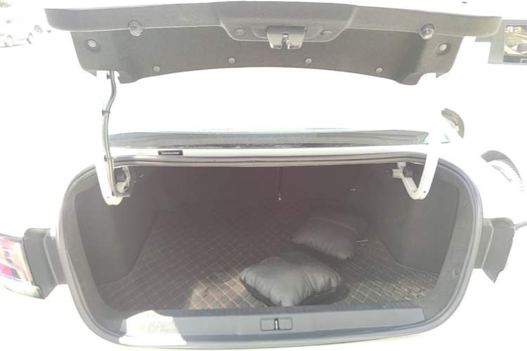 Used Peugeot 308 2018 1.6L Manual Fashion Edition Trunk