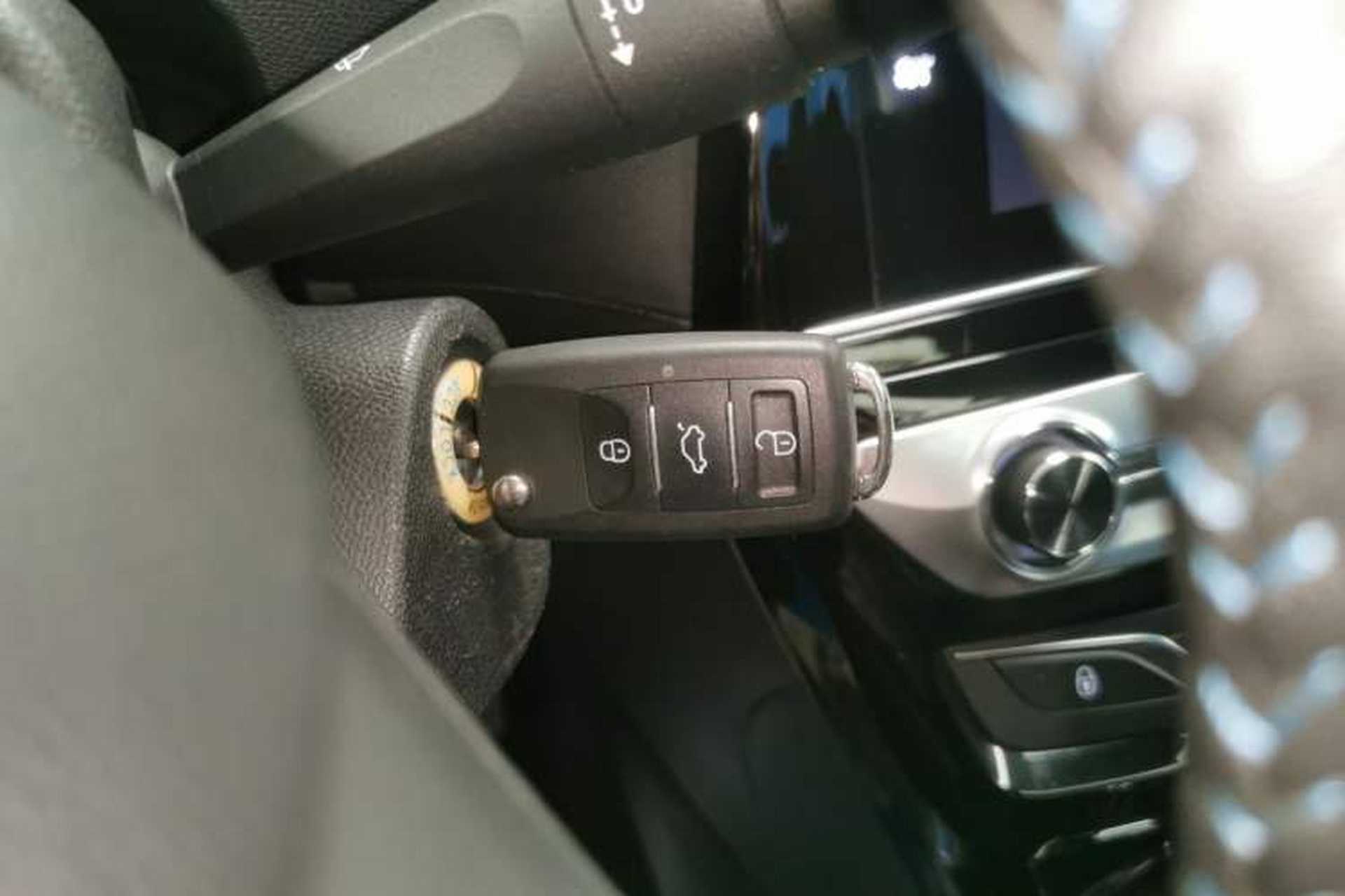 Used Peugeot 308 2018 1.6L Automatic Luxury Edition Vehicle Key