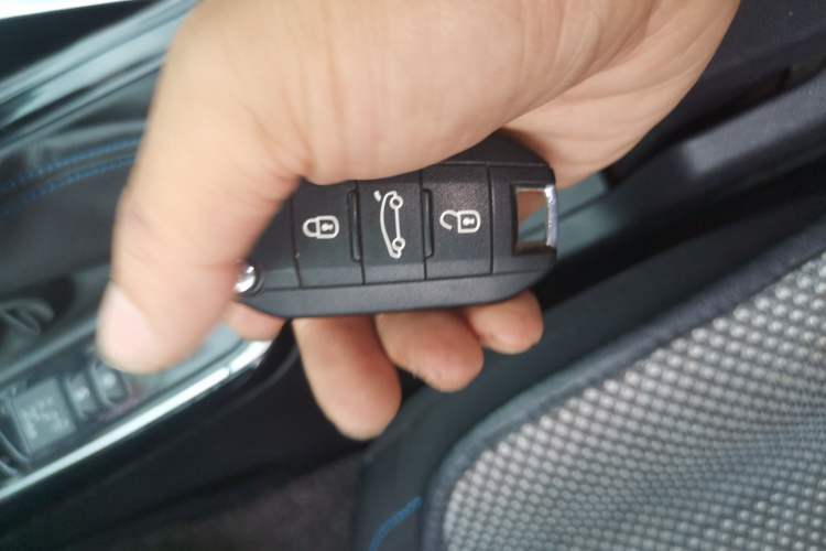 Used Peugeot 308 2018 1.6L Automatic Luxury Edition Vehicle Key