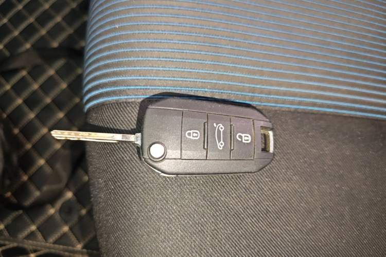 Used Peugeot 308 2018 1.6L Automatic Luxury Edition Vehicle Key