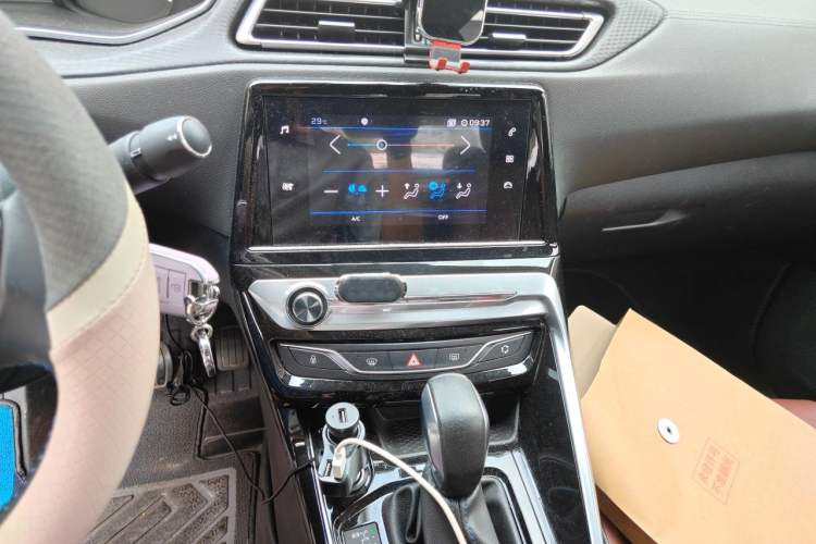 Used Peugeot 308 2019 1.6L Automatic Luxury Version China V Standard Audio And AC Panel