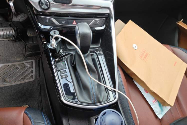 Used Peugeot 308 2019 1.6L Automatic Luxury Version China V Standard Gear Lever