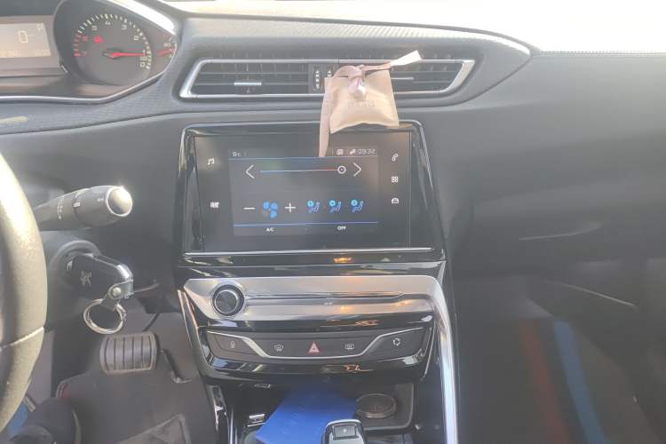 Used Peugeot 308 2019 230THP Automatic Luxury Edition China VI Standard Audio And AC Panel