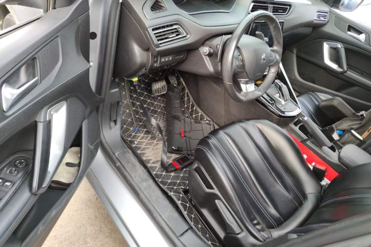 Used Peugeot 308 2019 230THP Automatic Luxury Edition China VI Standard Driver Seat