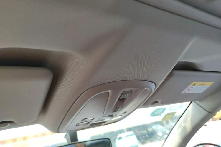 Used Peugeot 308 2019 230THP Automatic Luxury Edition China VI Standard Headliner