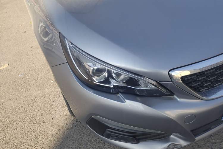 Used Peugeot 308 2019 230THP Automatic Luxury Edition China VI Standard Right Front Headlight