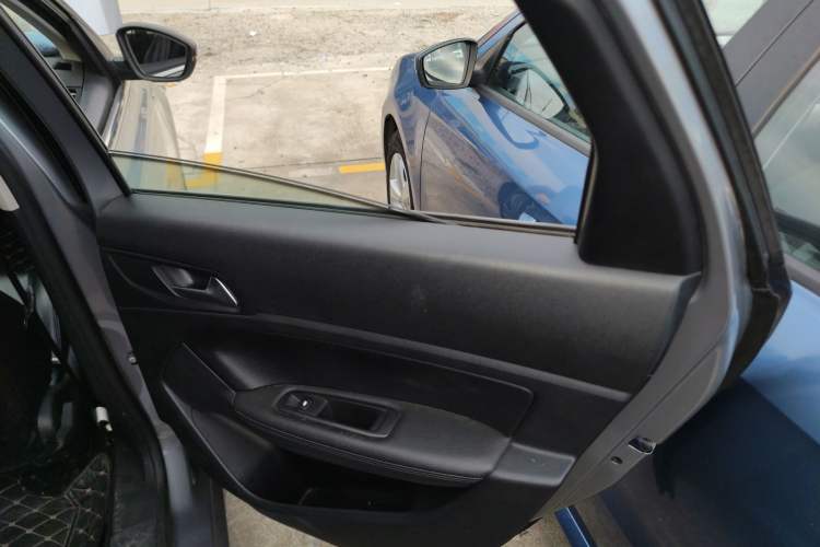Used Peugeot 308 2019 230THP Automatic Luxury Edition China VI Standard Right Rear Door Interior