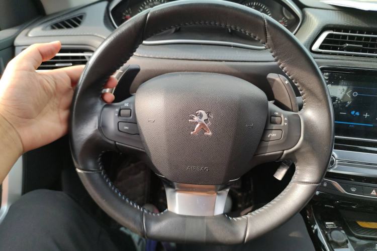 Used Peugeot 308 2019 230THP Automatic Luxury Edition China VI Standard Steering Wheel
