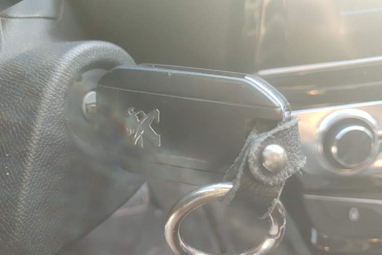 Used Peugeot 308 2019 230THP Automatic Luxury Edition China VI Standard Vehicle Key