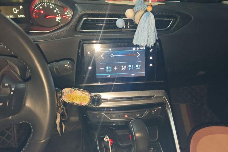 Used Peugeot 308 2019 1.6L Automatic Luxury Version China V Standard Audio And AC Panel