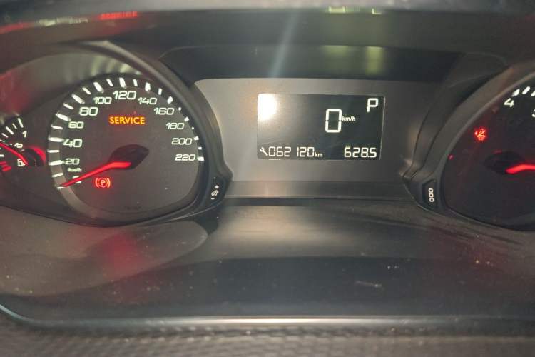 Used Peugeot 308 2019 1.6L Automatic Luxury Version China V Standard Odometer Close Up