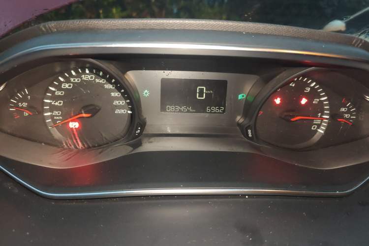 Used Peugeot 308 2019 1.6L Manual Fashion Edition China V Standard Odometer Close Up