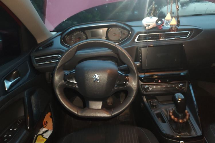 Used Peugeot 308 2019 1.6L Manual Fashion Edition China V Standard Steering Wheel