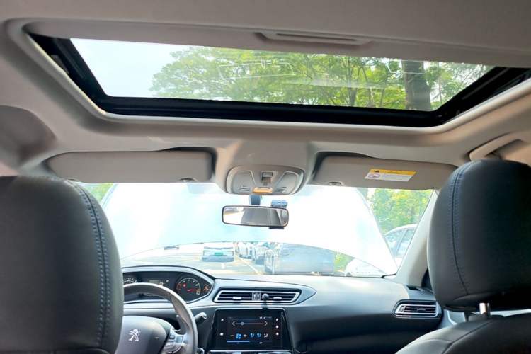 Used Peugeot 308 2019 230THP Automatic Luxury Edition China VI Standard Headliner