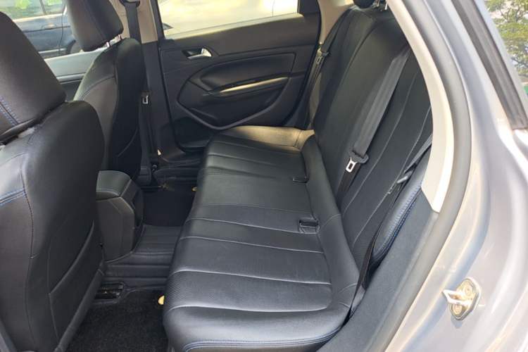 Used Peugeot 308 2019 230THP Automatic Luxury Edition China VI Standard Left Rear Seat