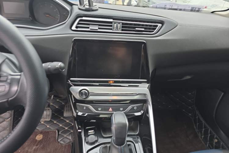 Used Peugeot 308 2019 1.6L Automatic Luxury Version China V Standard Audio And AC Panel