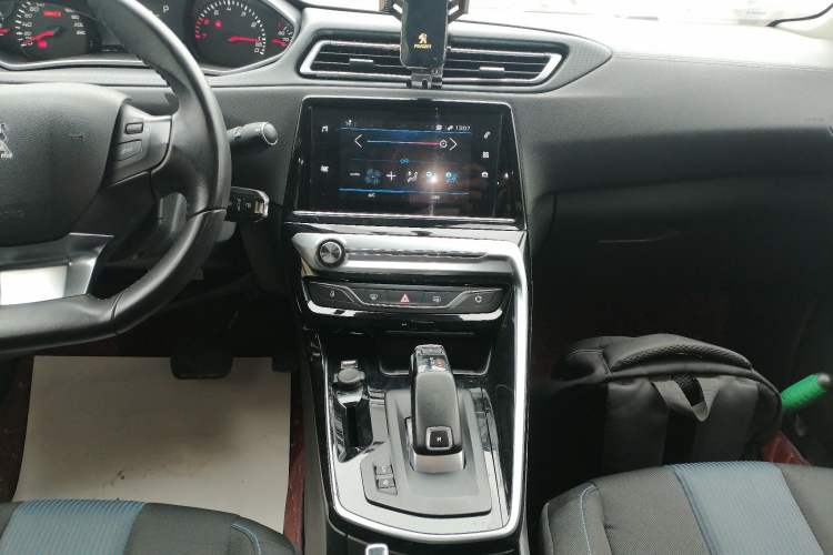 Used Peugeot 308 2019 230THP Automatic Luxury Edition China VI Standard Audio And AC Panel