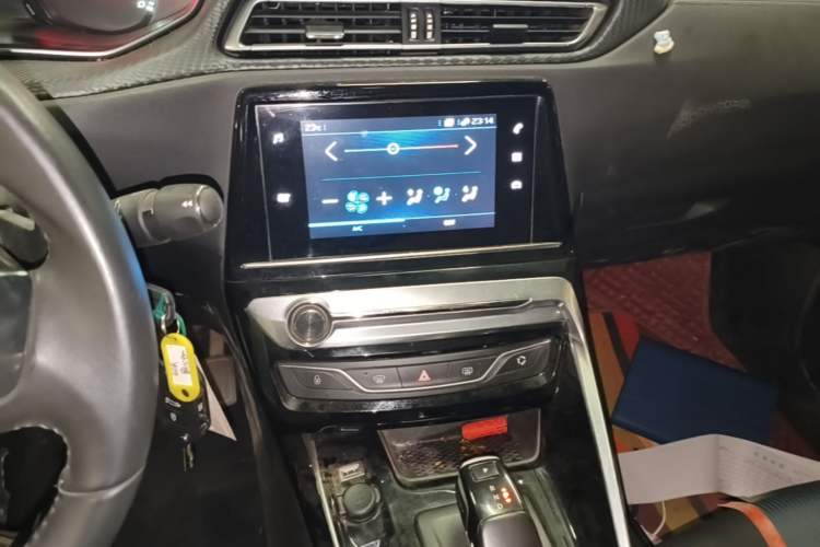 Used Peugeot 308 2019 230THP Automatic Luxury Edition China VI Standard Audio And AC Panel