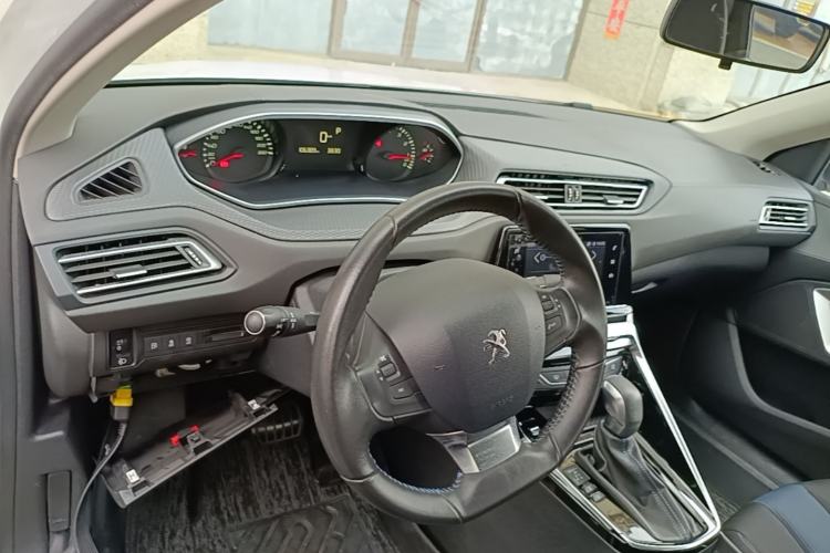 Used Peugeot 308 2019 230THP Automatic Luxury Edition China V Standard Center Console