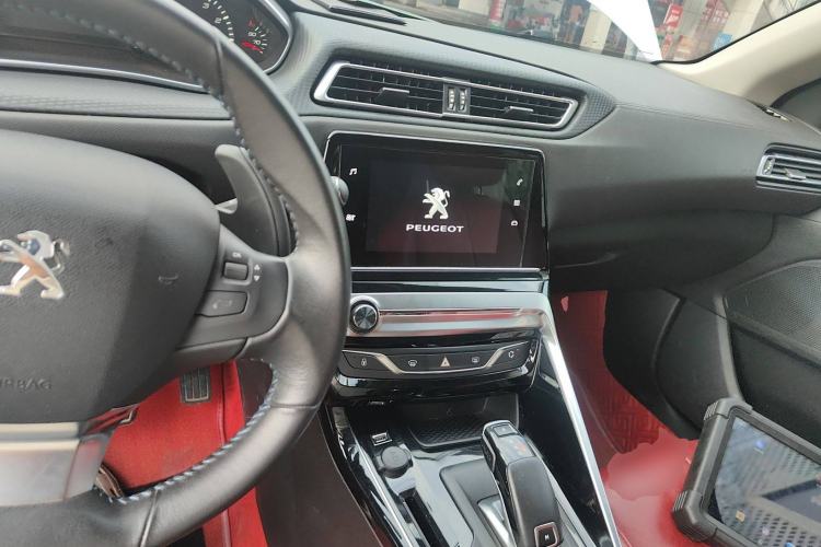 Used Peugeot 308 2019 230THP Automatic Luxury Edition China VI Standard Center Console