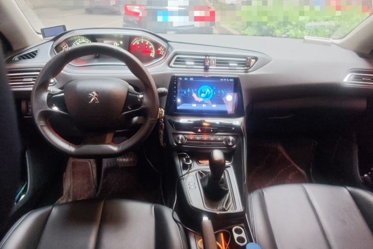 Used Peugeot 308 2019 190THP Automatic Fashion Edition China V Standard Center Console