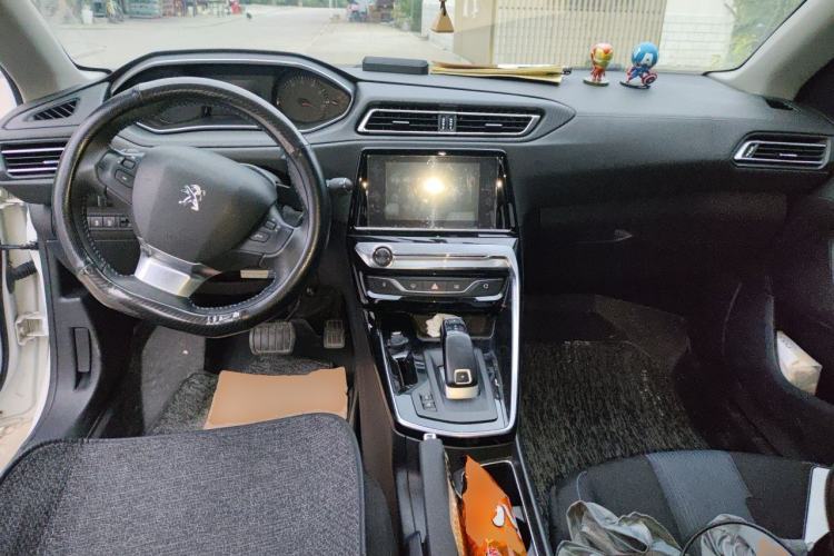 Used Peugeot 308 2019 230THP Automatic Luxury Edition China VI Standard Center Console