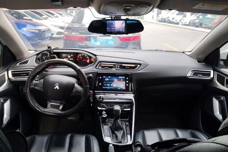 Used Peugeot 308 2019 1.6L Automatic Luxury Version China V Standard Center Console