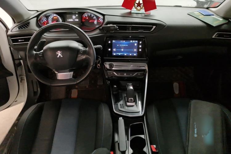 Used Peugeot 308 2019 230THP Automatic Luxury Edition China VI Standard Center Console