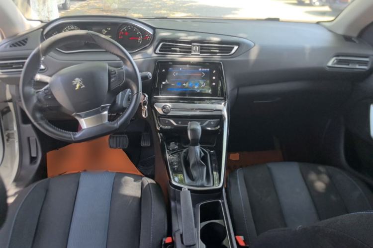 Used Peugeot 308 2019 1.6L Automatic Luxury Version China V Standard Center Console