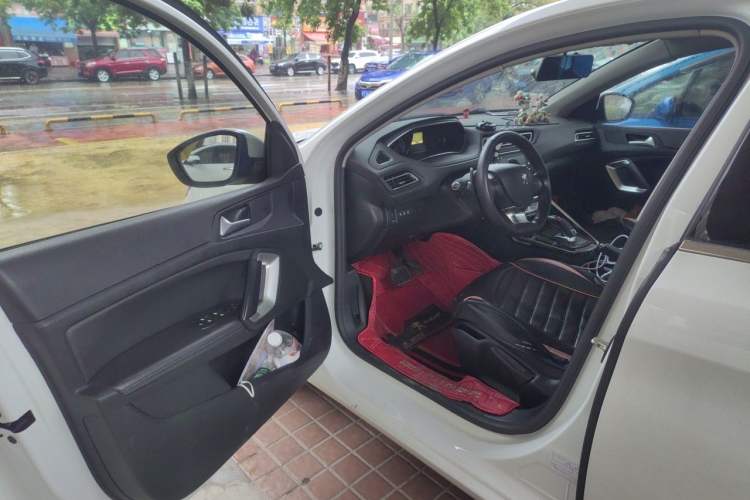 Used Peugeot 308 2019 230THP Automatic Luxury Edition China VI Standard Driver Seat