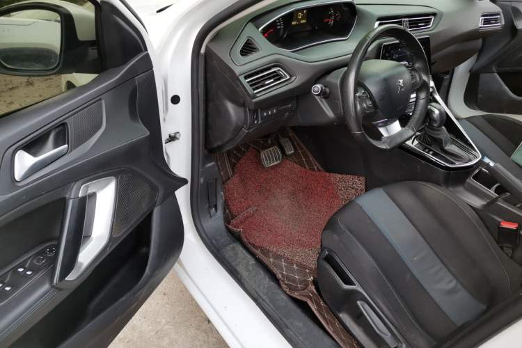 Used Peugeot 308 2019 230THP Automatic Luxury Edition China V Standard Driver Seat