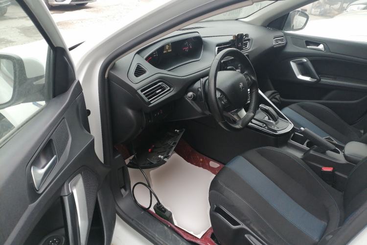 Used Peugeot 308 2019 230THP Automatic Luxury Edition China VI Standard Driver Seat