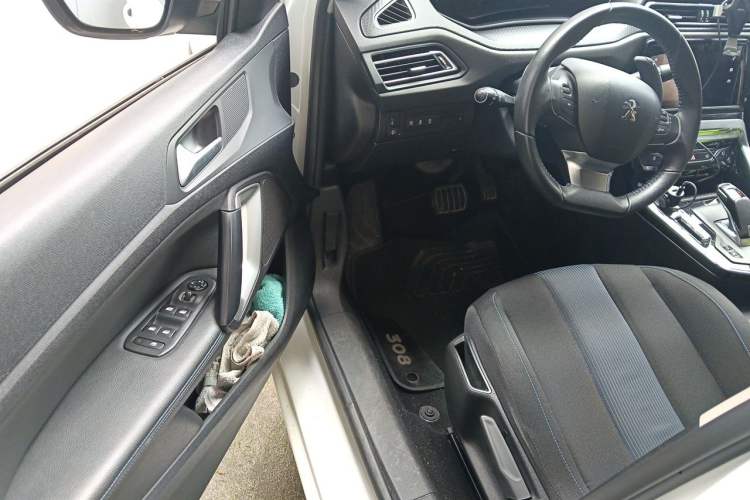 Used Peugeot 308 2019 230THP Automatic Luxury Edition China VI Standard Driver Seat