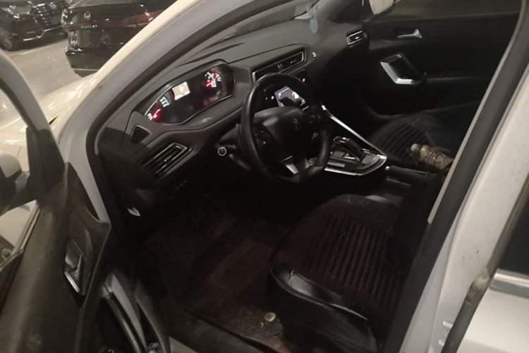 Used Peugeot 308 2019 230THP Automatic Luxury Edition China VI Standard Driver Seat