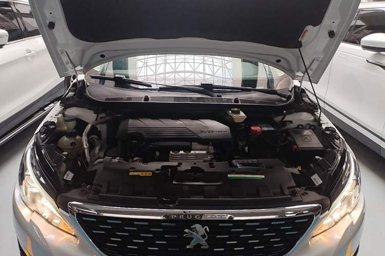 Used Peugeot 308 2019 230THP Automatic Luxury Edition China VI Standard Engine Bay