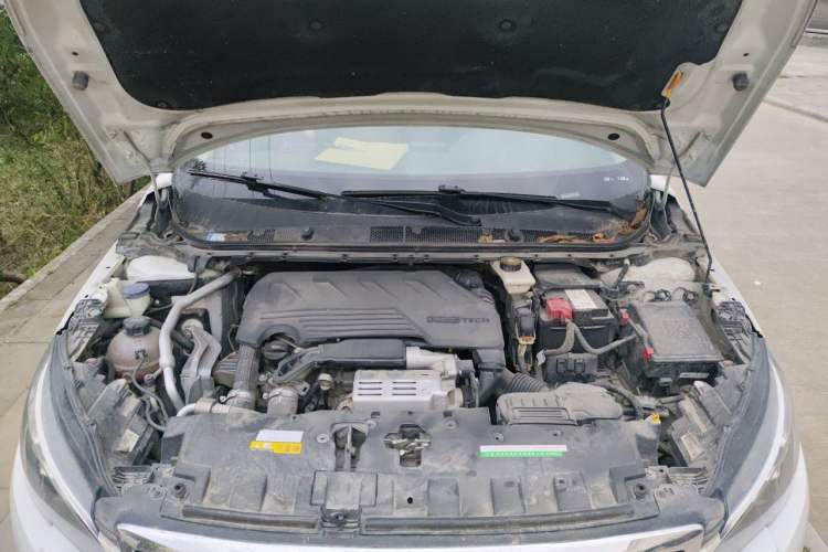 Used Peugeot 308 2019 230THP Automatic Luxury Edition China VI Standard Engine Bay